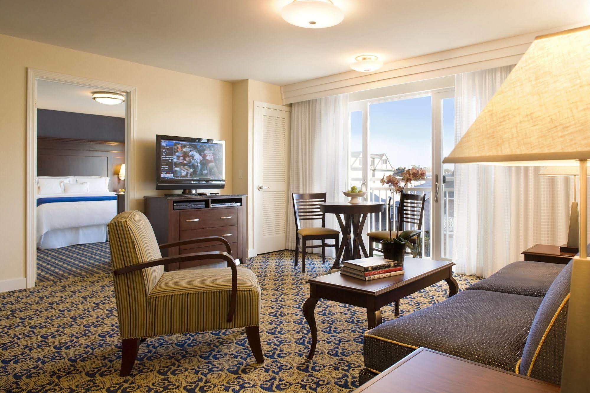Newport Beach Hotel&Suites Middletown Exterior foto